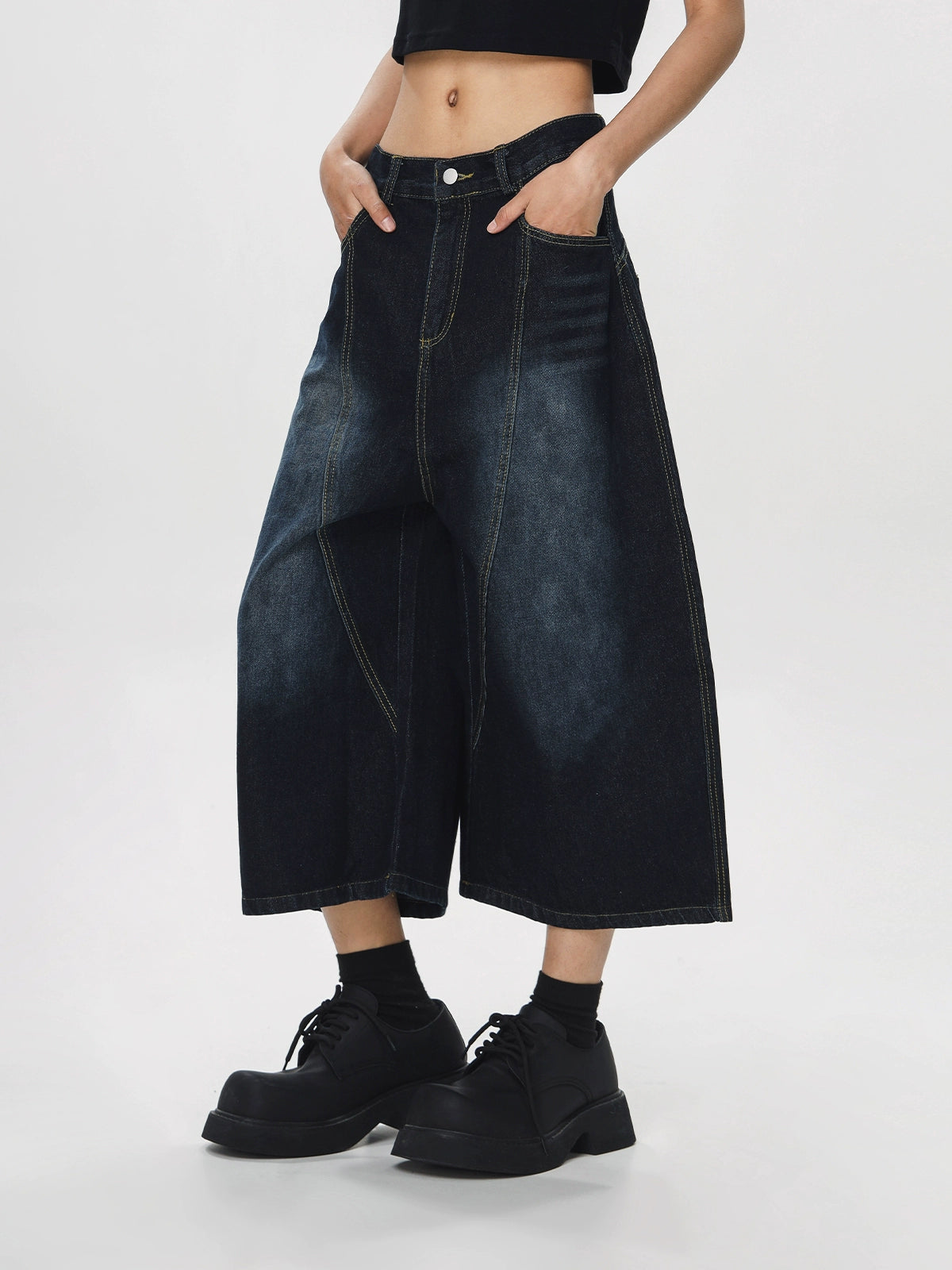 URBAN NOMAD DENIM SHORTS