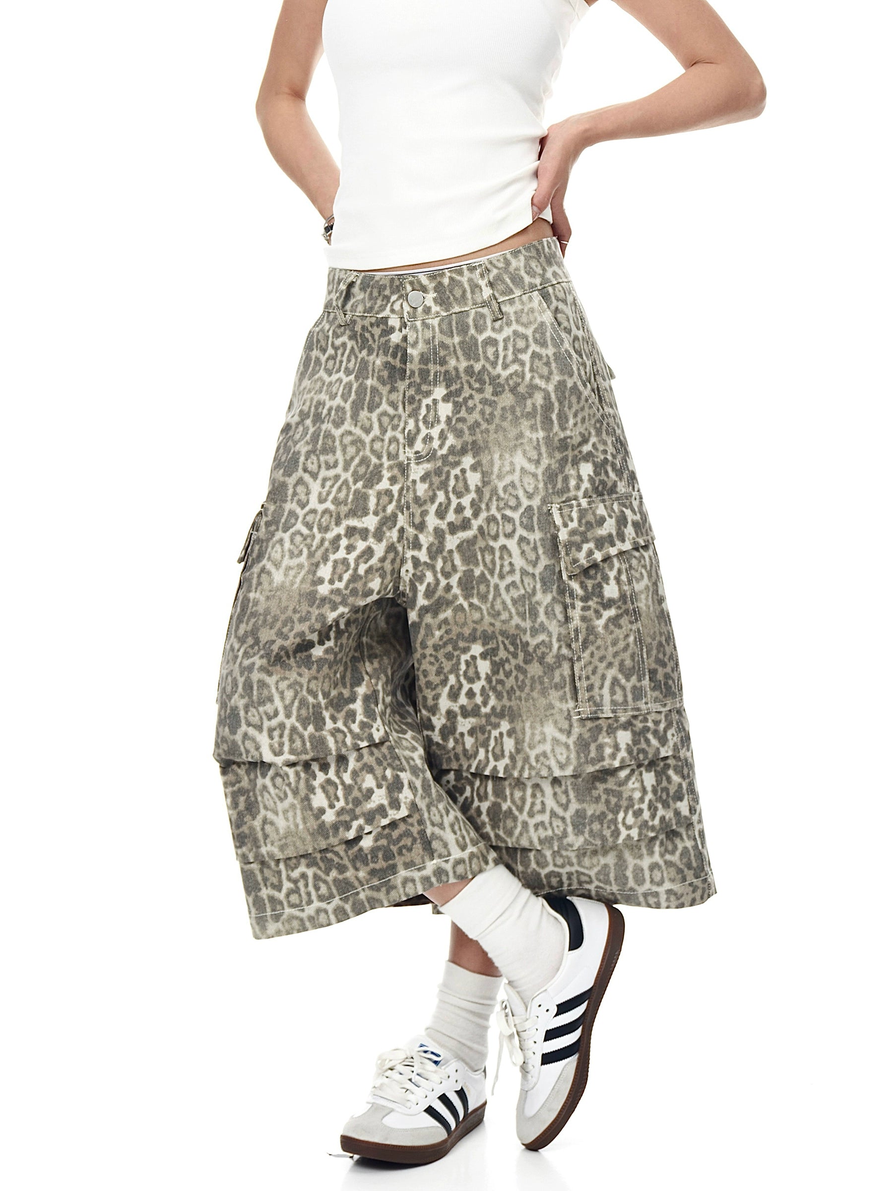 BLACKLISTS BAGGY LEOPARD CARGO SHORTS