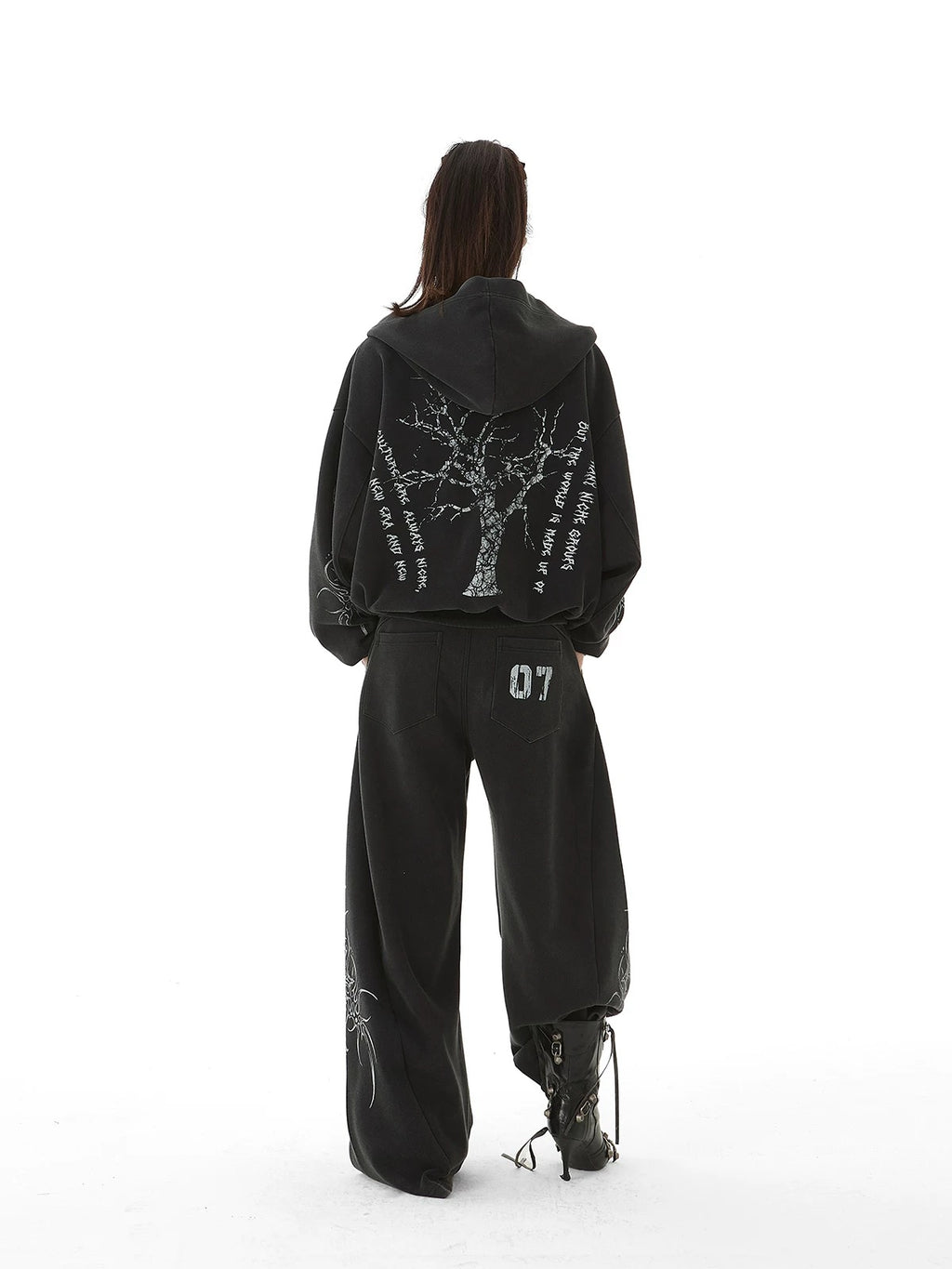 POISON TREE SWEATSUIT