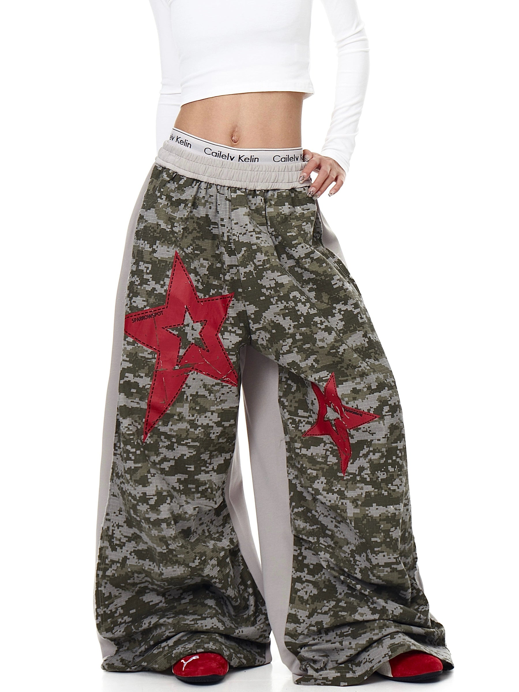 BLACKLISTS VINTAGE STAR PRINT CAMO SWEATPANTS
