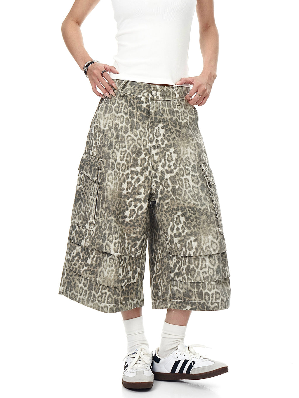 BLACKLISTS BAGGY LEOPARD CARGO SHORTS