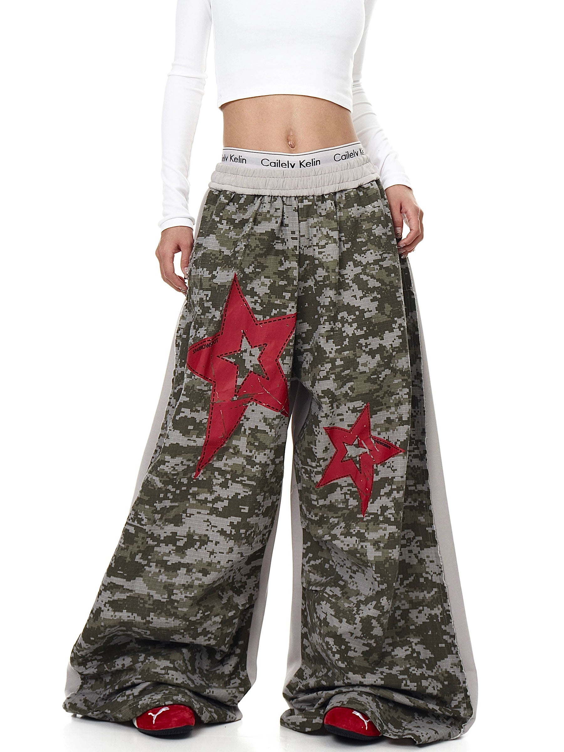 BLACKLISTS VINTAGE STAR PRINT CAMO SWEATPANTS